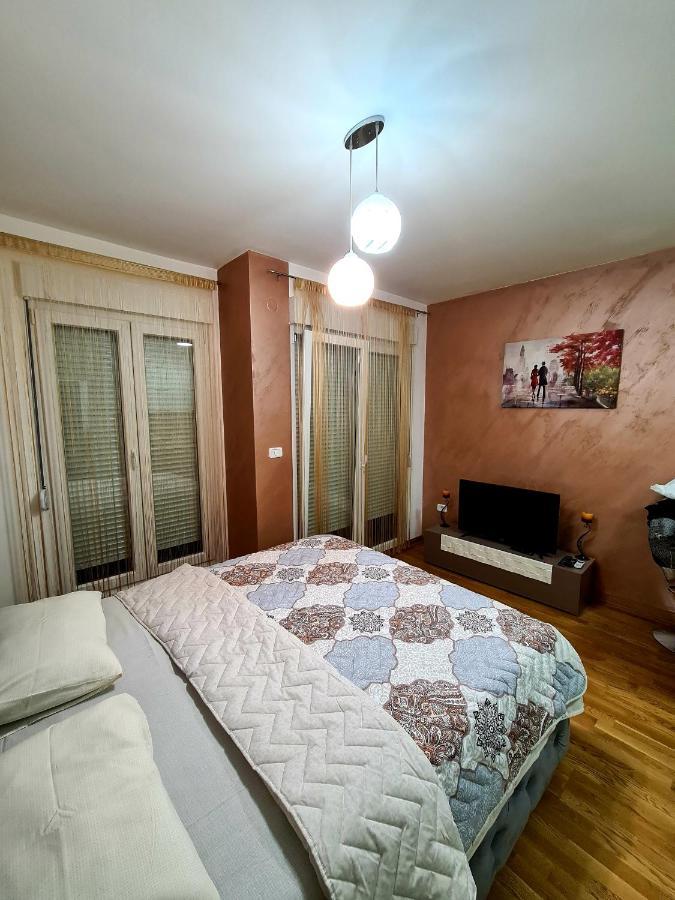 Apartman Bogdan 2 Apartment Podgorica Ngoại thất bức ảnh